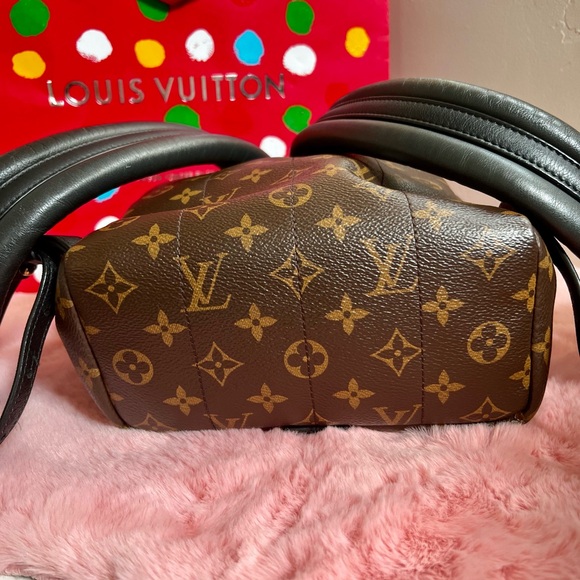 Louis Vuitton Palm Springs PM backpack - Picture 5 of 14
